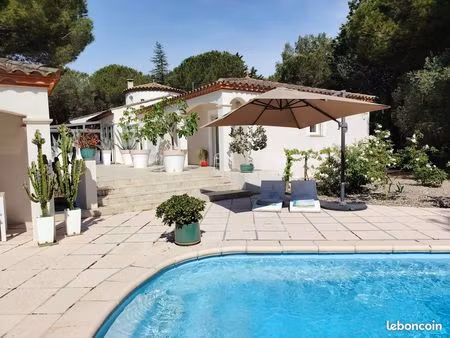 maison 9 pièces 243 m2