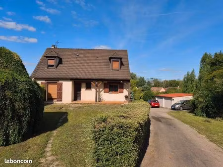 maison familiale de 120 m² sur terrain clos de 1 475 m²