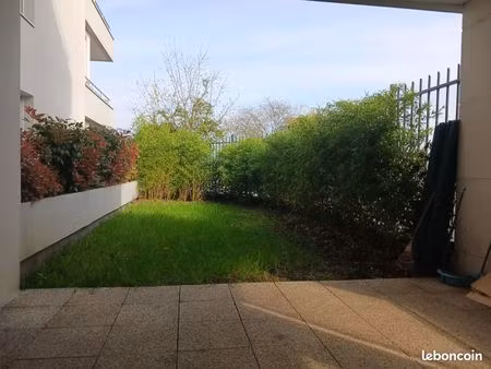 appartement 3 pièces adapté pmr  rez-de-jardin avec terrasse  jardin privatif et vue sur l