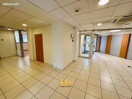 local bureaux 162 m²