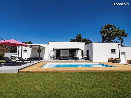 maison 4 chambres avec piscine  jacuzzi et double garage