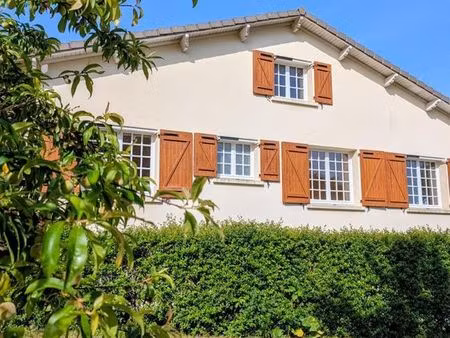 maison 6 pièces 136 m²