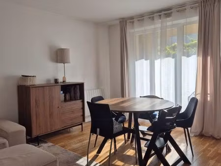 spacieux 3 pièces 2 chambres avec terrasse