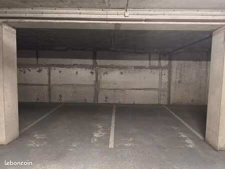 place de parking sécurisée - charenton  au pied du métro charenton-écoles