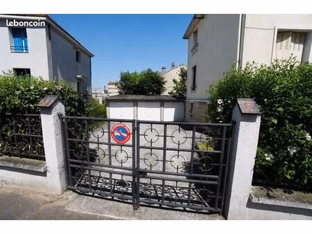 parking/box 48 m² noisy-le-sec