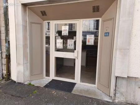local commercial rénové 28 m² – centre-ville fontenay-le-comte – disponible de suite