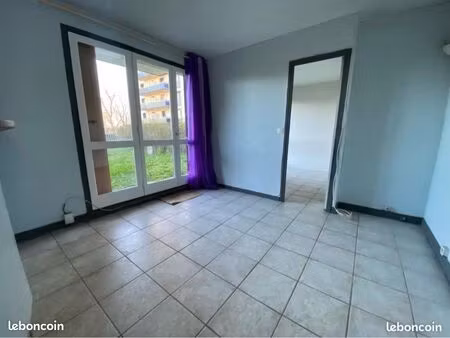 appartement 34 m² avec grande terrasse de 50 m²  parking et cave – le bourget