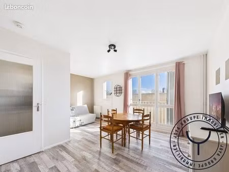 studio 1 pièce 27 m²
