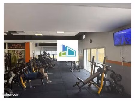 local commercial 917 m² la garde