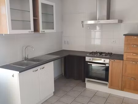 appartement t3 de 60 m² avec terrasse  jardin et stationnements – disponible immédiatement