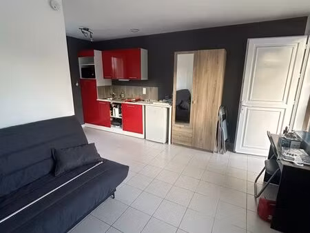 studio meublé de 20 m² avec terrasse et parking privé
