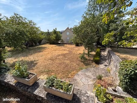 terrain constructible 892 m² avec atelier  hangar et terrain clos – sainte-radegonde (isto