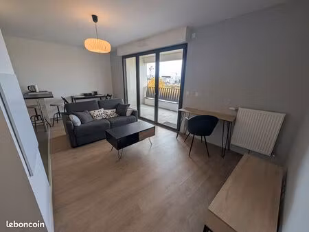 appartement meublé - 2 pièces - 42m² - proche commerces et transports