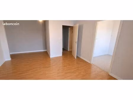 studio 1 pièce 31 m²