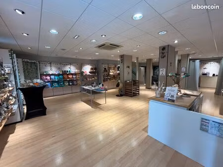 location local de 300m²  7 rue de la république