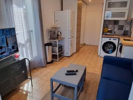 location studio terrasse et place de parking