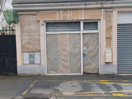 local commercial bail acide tout activité