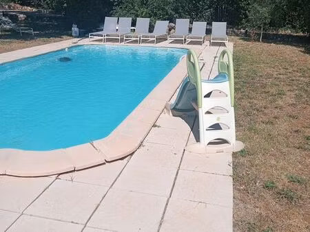 location de fin août à juin d'une maison provençale 4 personnes avec jardin et piscine (se