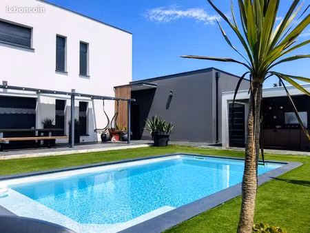 villa toit plat avec piscine