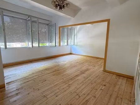 à louer – bel appartement t4 de 118 m² à castelnaudary