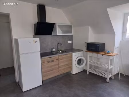 t2 meublé  lumineux et rénové  proche gares