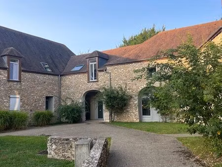 studio meublé 21 m² – proche université et rer – 700 ttc – garantie visale obligatoire