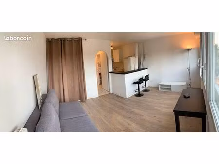 studio proche rer c/d tout confort