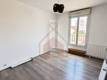 le kremlin bicetre - metro 14 - appartement 2 pièces avec terra