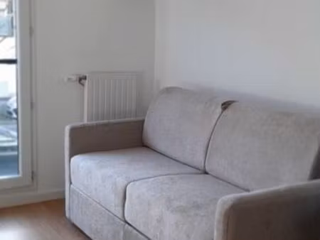 studio meublé 23m3 état neuf avec stationnement