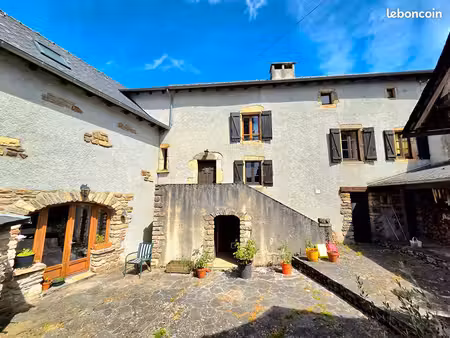 maison 8 pièces 275 m²
