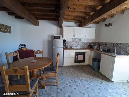 location maison de village