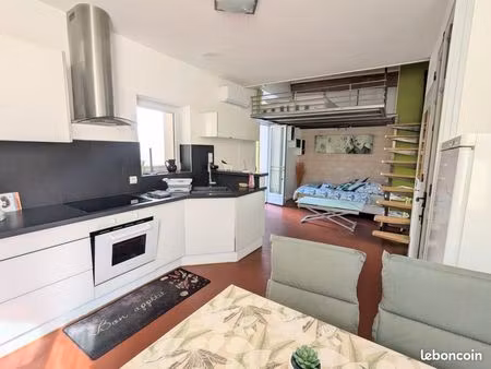 studio climatise lumineux calme tout à pied avec terrasse et parking privatif