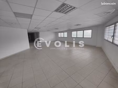 bureaux 209 m²