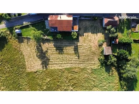 terrain à bâtir de 1650 m² à foissac