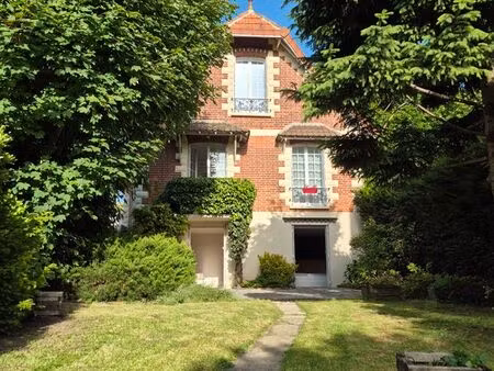 maison 5 pièces 109 9m²