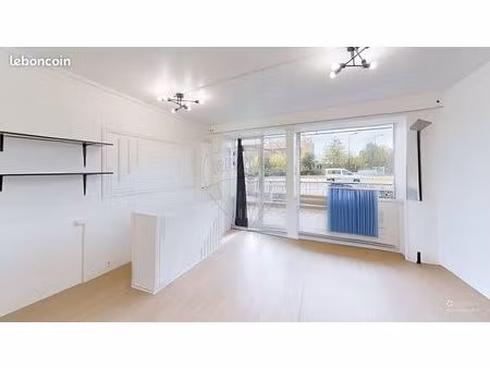 commerce 58 m²