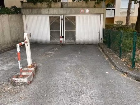 place de parking en deuxième sous-sol