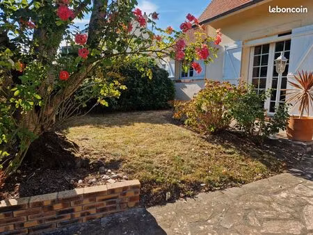 emplacement idéal pour cette maison de 6 pièces à mondeville centre