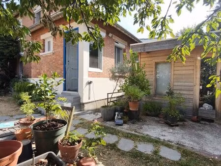 pavillon 6 pièces 64 m²