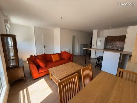 appartement trois pièces dans immeuble de standing  quartier paul vaillant-couturier - hoc