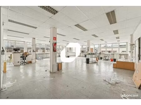 bureau 328 m²