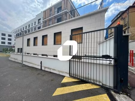 bureau 285 m²