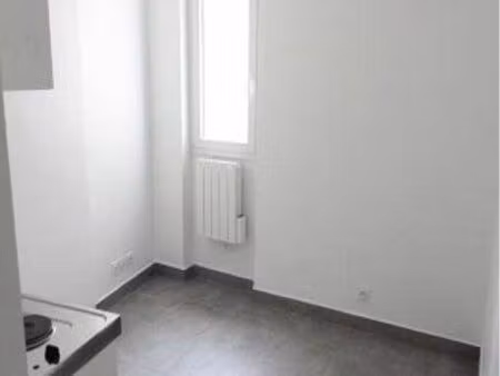 charmant studio lumineux et très fonctionnel