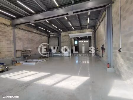 local d'activité 492 m²