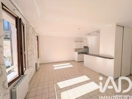 studio 1 pièce 27 m²