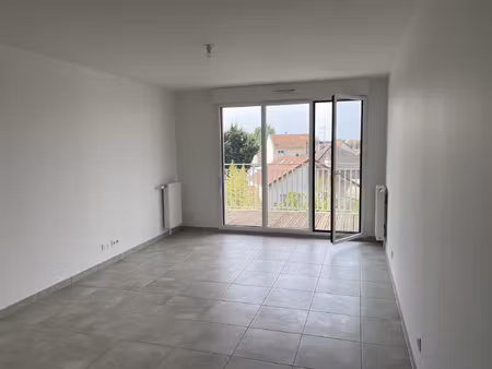 f2 balcon parking