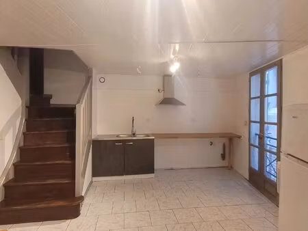 appartement spacieus à louer à puy-l'evêque.