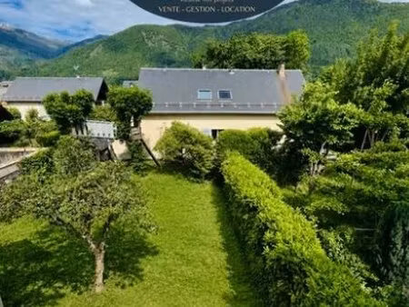 maison de ville type 5 - plein centre ville de luchon avec jardin - 120m² habitable