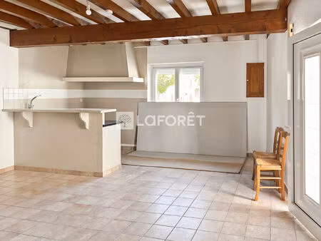 charmante maison 4 pièces à louer à finhan  idéale pour une vie paisible