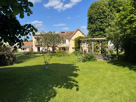charmante maison ancienne avec très bel environnement montfort l'amaury 10 pièces 220 m2